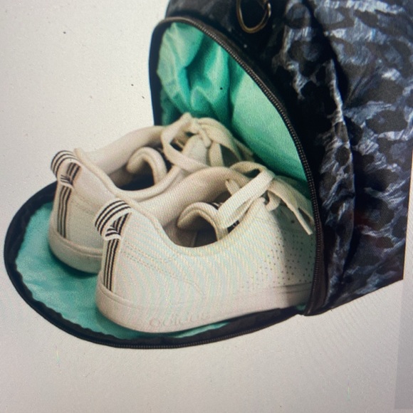 Barbella barrel duffel bag new tags - Picture 8 of 8